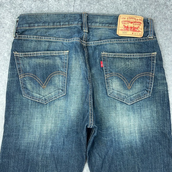 VTG Levi's Jeans Men 36x32 Blue 505 Straight Regular Faded Whisker Denim Pants - Picture 8 of 14